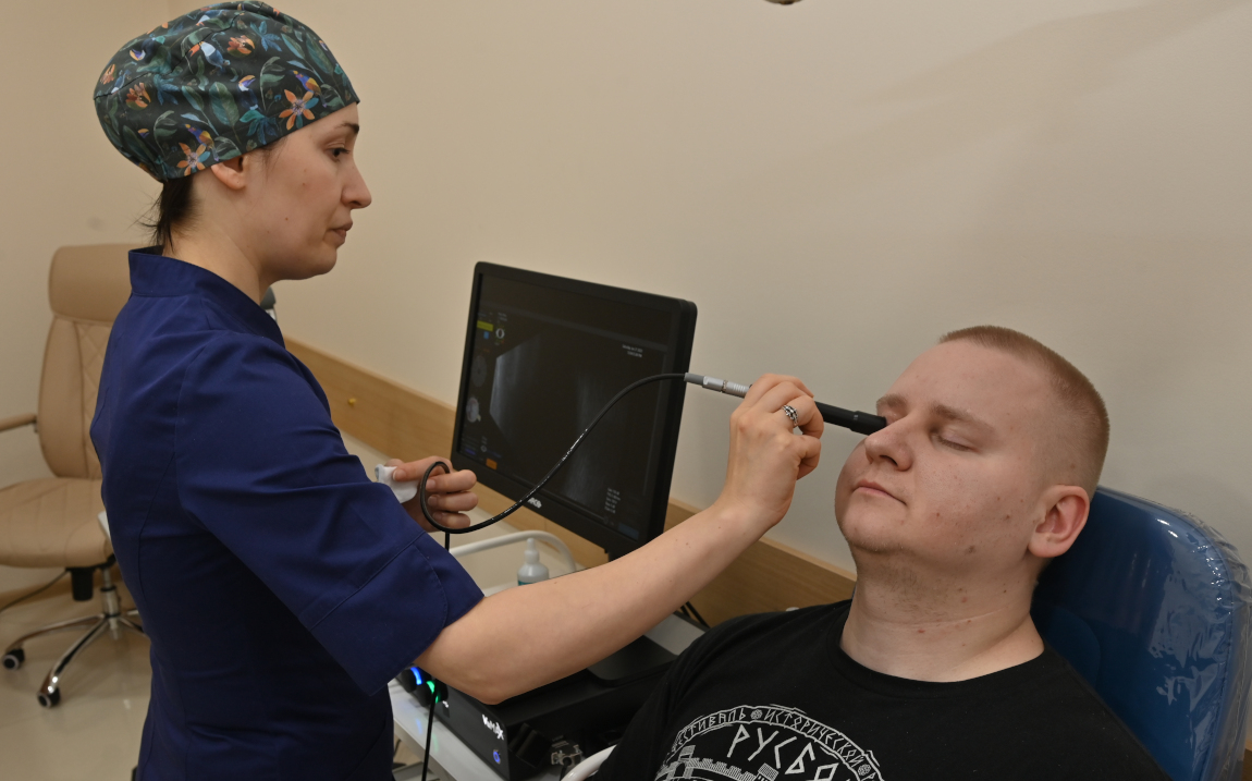 Процедура ультразвукового B-сканирования глаза в нашей клинике